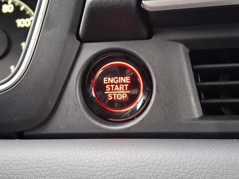 Certified 2025 Honda Pilot Touring image 28