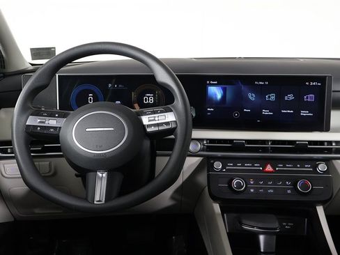 Certified 2025 Hyundai Tucson SE image 29