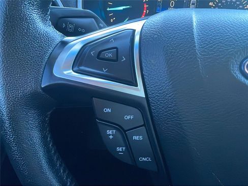 Used 2019 Ford Edge SEL image 22