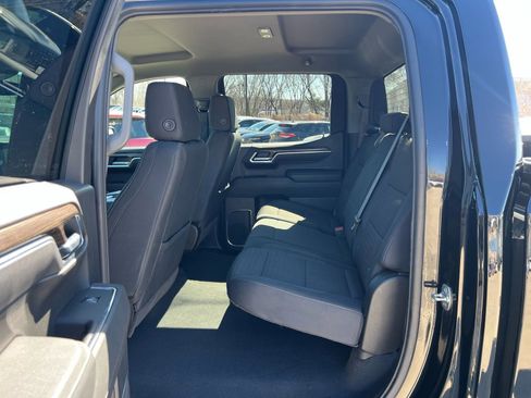 Used 2025 Chevrolet Silverado 1500 LT image 17