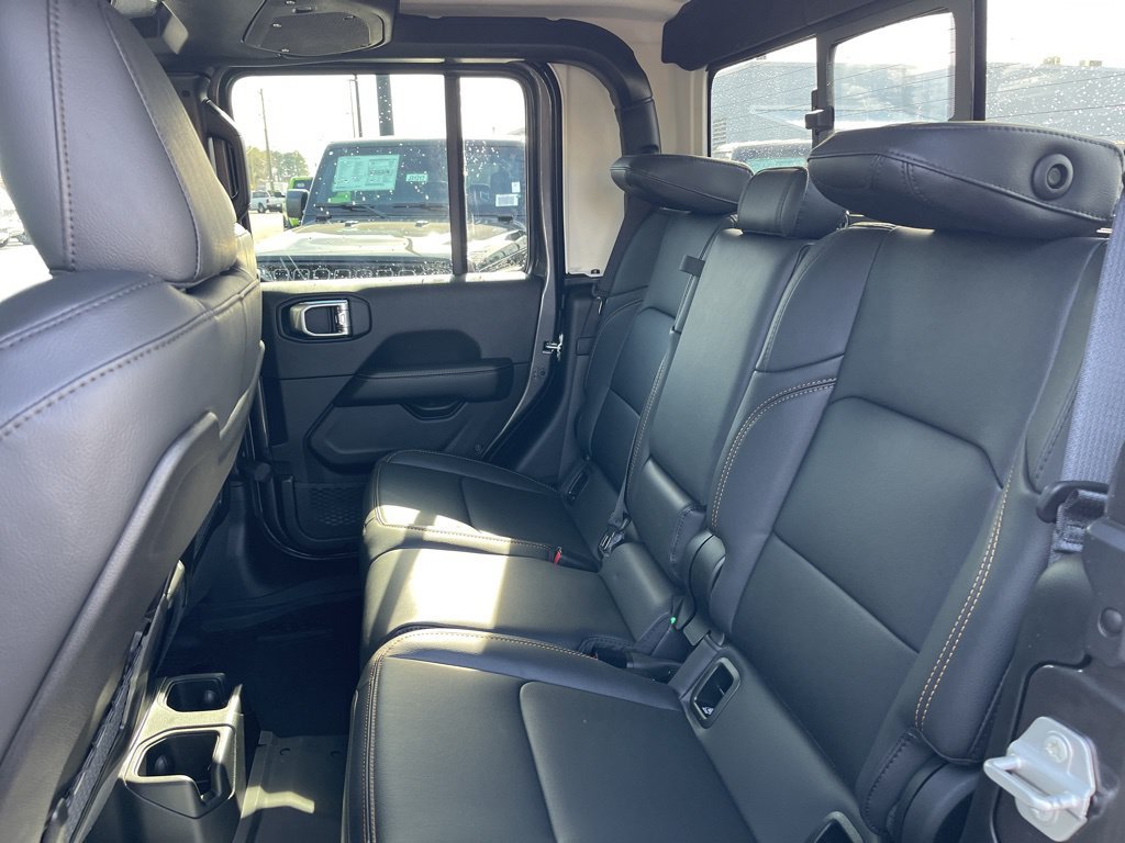 New 2026 Jeep Gladiator Sport AWD/4WD image 18