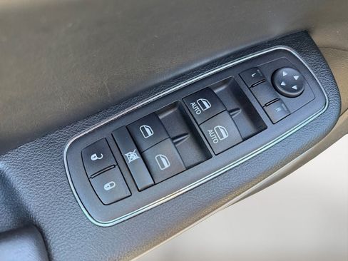 Used 2023 Chrysler 300 S RWD image 20