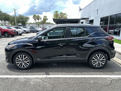 Used 2024 Nissan Kicks SV FWD image 5