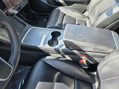 Used 2022 Tesla Model 3 image 13