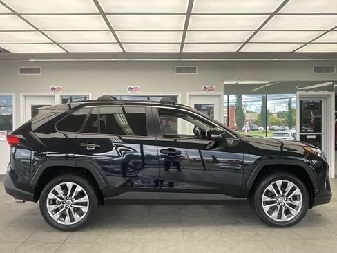 Used 2023 Toyota RAV4 XLE Premium AWD/4WD image 4