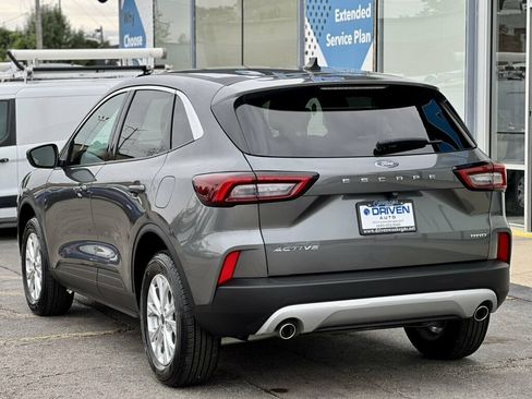 Used 2024 Ford Escape Active AWD/4WD image 3