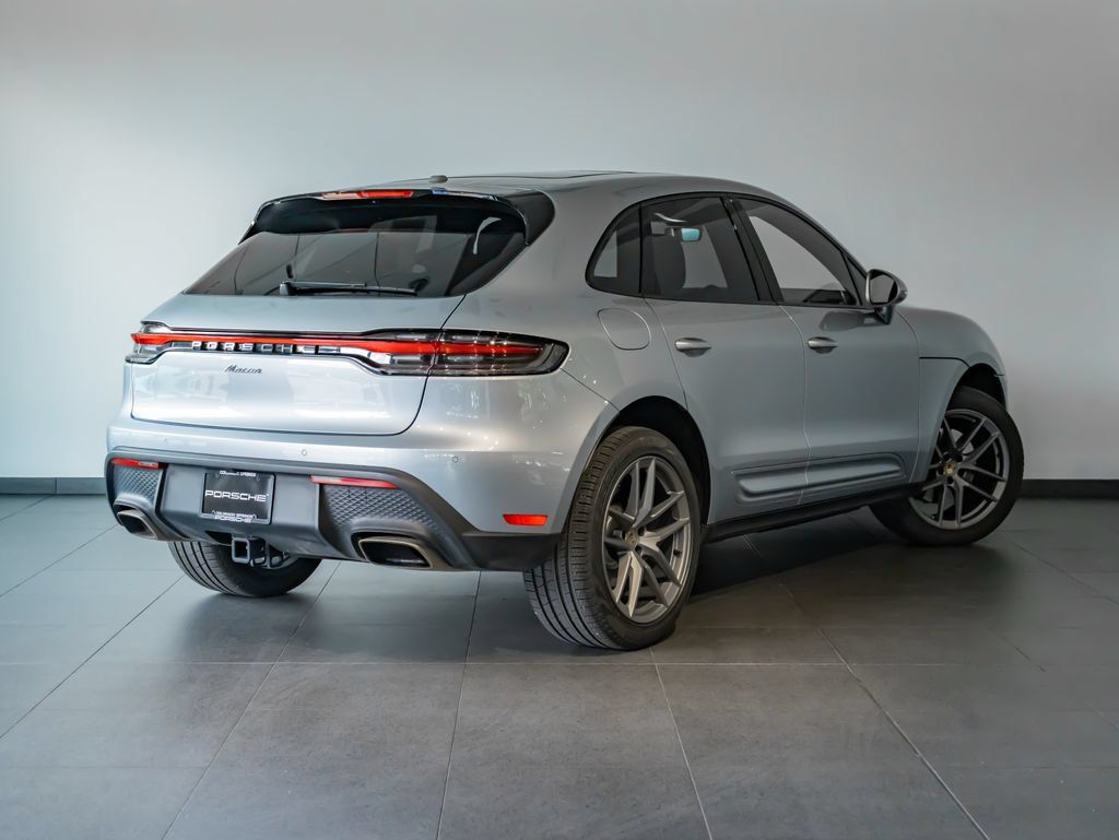 Certified 2026 Porsche Macan AWD/4WD image 7