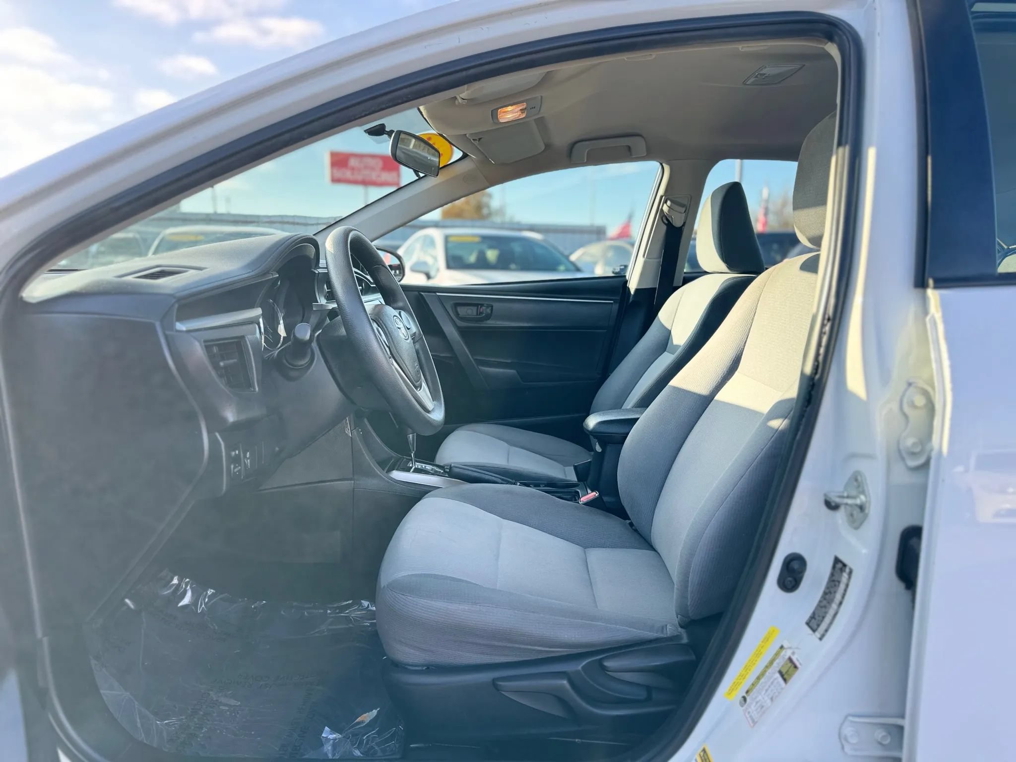 Used 2015 Toyota Corolla L FWD image 11