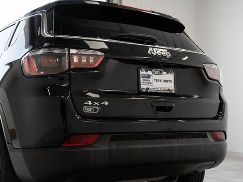 Used 2023 Jeep Compass Sport image 9