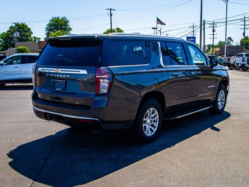 Used 2021 Chevrolet Suburban LT AWD/4WD image 7