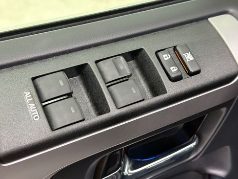 Used 2023 Toyota 4Runner Limited AWD/4WD image 25