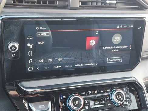 Used 2024 GMC Sierra 2500 AT4 w/ AT4 Premium Plus Package image 18