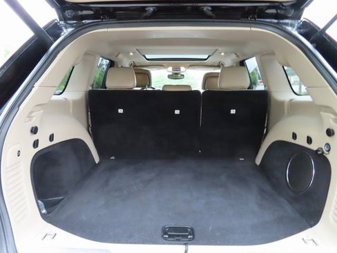 Used 2018 Jeep Grand Cherokee Limited w/ Luxury Group II image 40