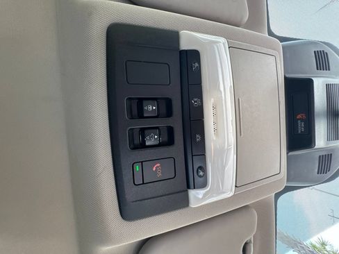 Used 2021 Nissan Rogue SV w/ Premium Package FWD image 33
