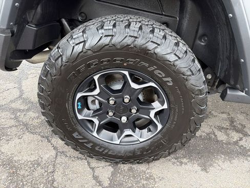 Used 2023 Jeep Wrangler Unlimited Rubicon 4xe w/ Cold Weather Group AWD/4WD image 33