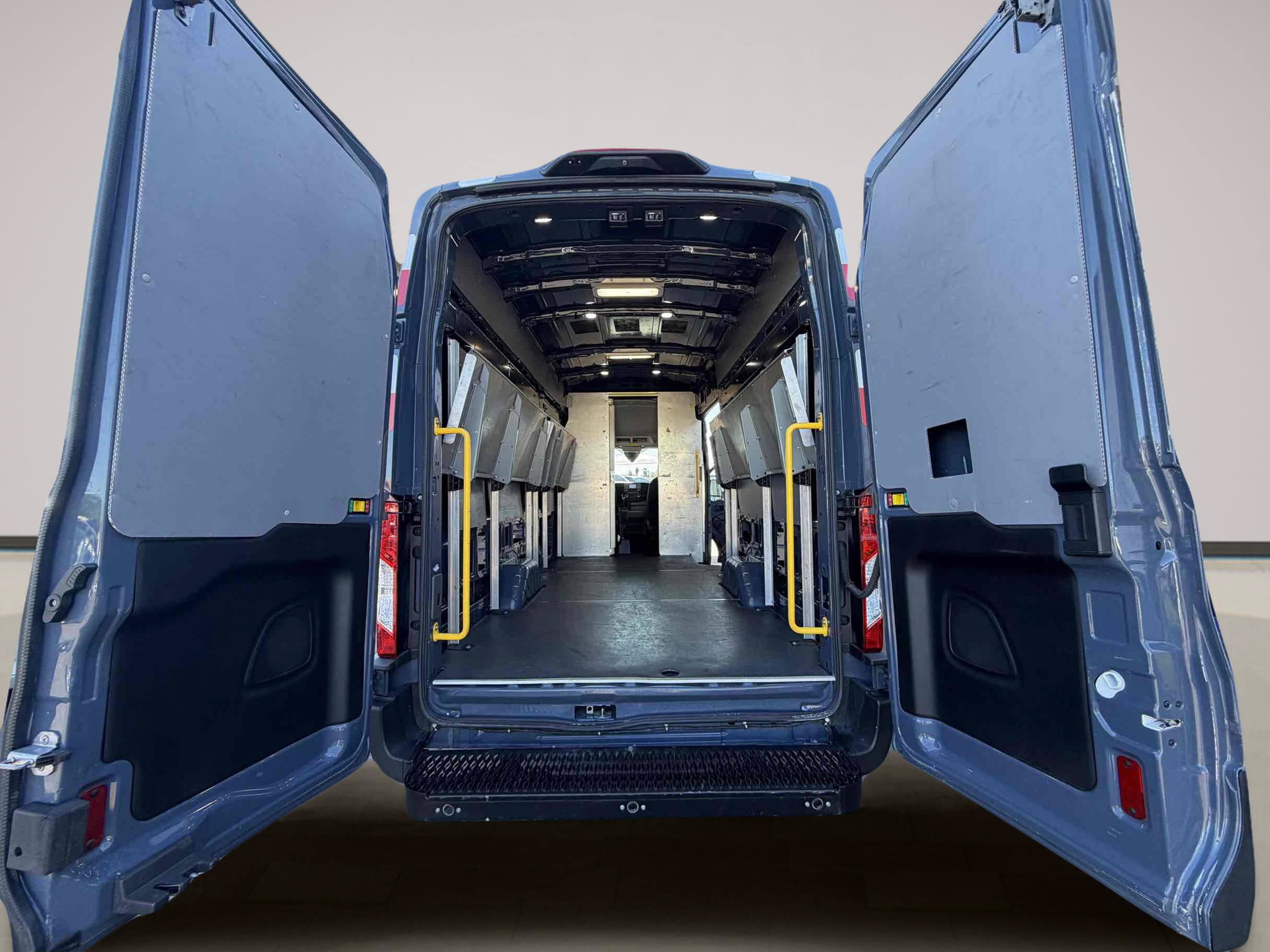 Used 2020 Ford Transit 250 148 High Roof Extended RWD image 12