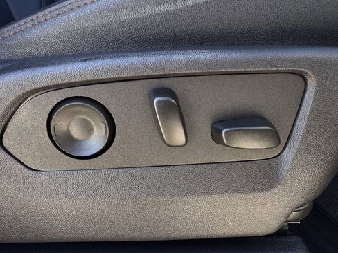 Used 2025 GMC Sierra 2500 AT4 w/ AT4 Premium Plus Package image 27