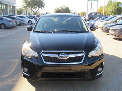 Used 2017 Subaru Crosstrek 2.0i Limited image 2