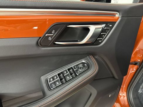 Certified 2024 Porsche Macan GTS AWD/4WD image 33