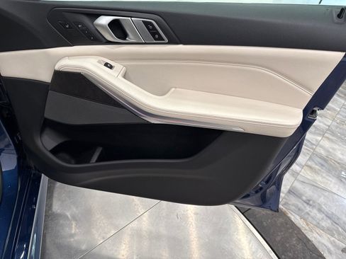 Used 2019 BMW X5 xDrive40i w/ M Sport Package image 52