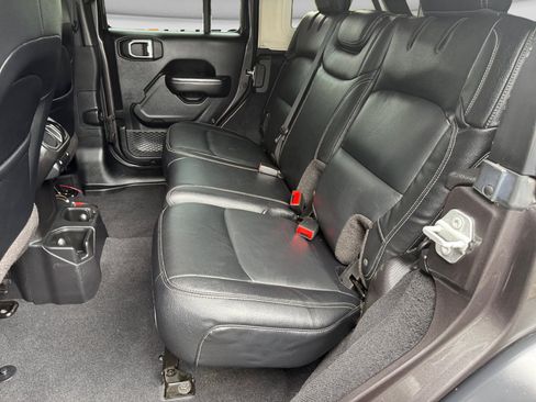 Used 2019 Jeep Wrangler Unlimited Sport S AWD/4WD image 14