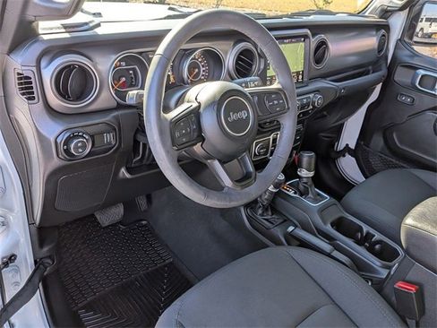 Used 2023 Jeep Gladiator Sport image 16