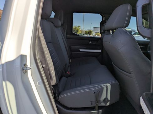 Used 2024 Toyota Tacoma TRD Off-Road w/ TRD Off Road Upgrade Package AWD/4WD image 28