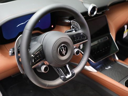 Certified 2024 Maserati GranTurismo Modena image 17