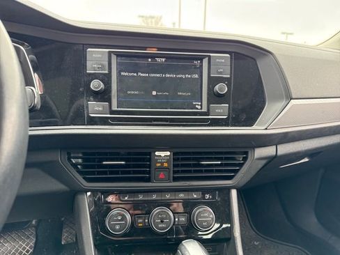 Used 2021 Volkswagen Jetta SE image 24