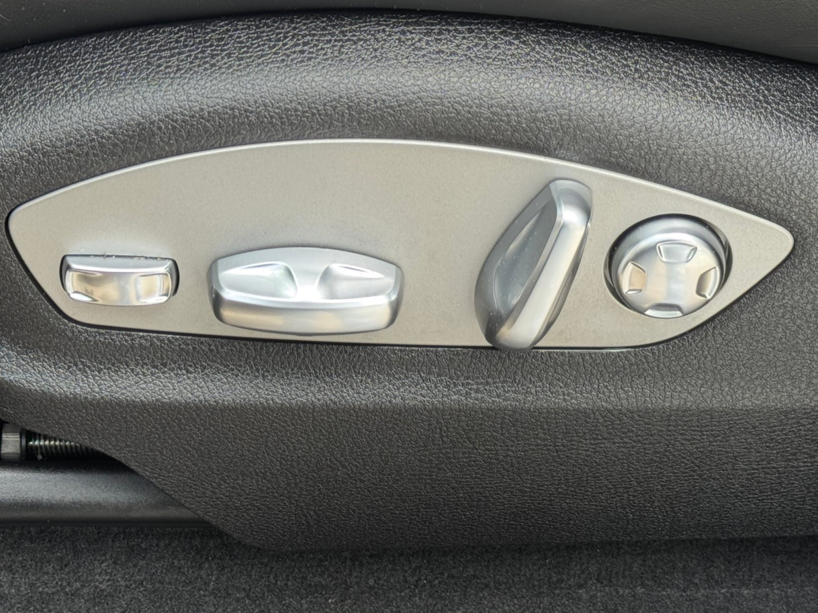 Used 2022 Porsche Macan AWD/4WD image 20