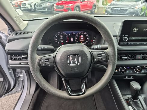 Used 2025 Honda Accord SE image 22