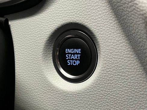 Used 2019 Toyota Corolla SE FWD image 10