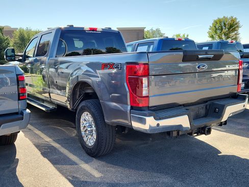 Used 2022 Ford F350 XLT w/ XLT Premium Package AWD/4WD image 6