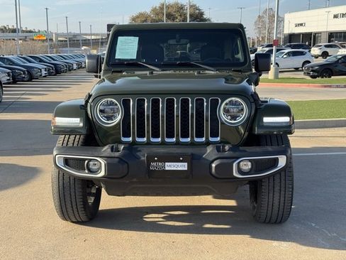 Used 2021 Jeep Wrangler Unlimited Sahara image 2