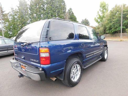 Used 2001 Chevrolet Tahoe LT w/ LT Preferred Equipment Group AWD/4WD image 2