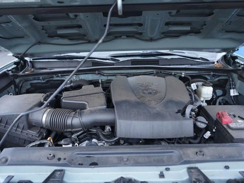 Used 2023 Toyota Tacoma 4x4 Double Cab image 8