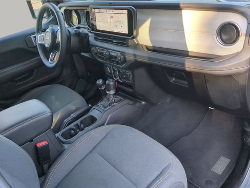 Used 2025 Jeep Wrangler Unlimited Sahara AWD/4WD image 48
