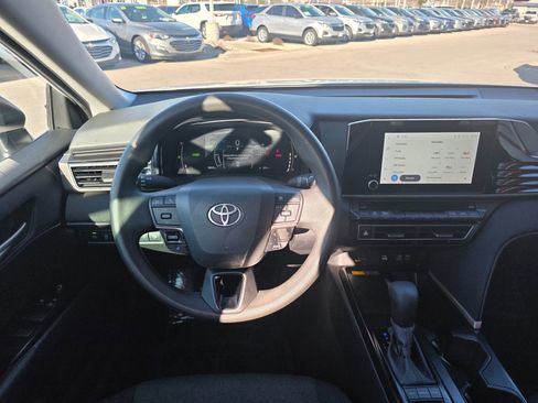 Used 2025 Toyota Camry LE FWD image 11
