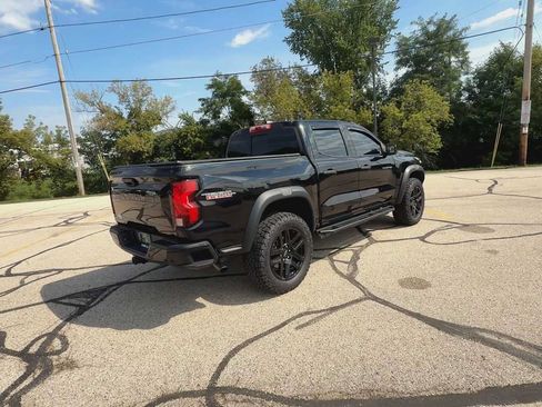 Used 2023 Chevrolet Colorado Trail Boss w/ Technology Package AWD/4WD image 9