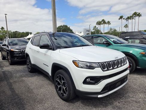 Used 2025 Jeep Compass Limited image 2