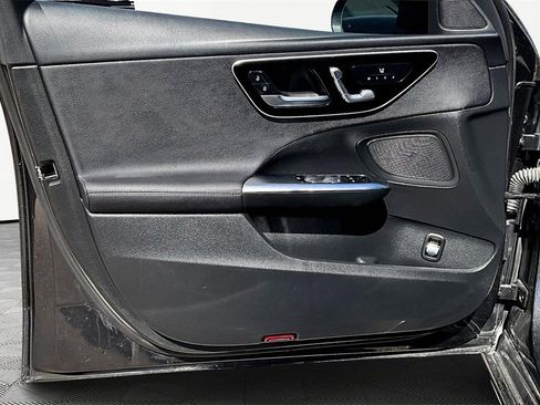 Used 2023 Mercedes-Benz C 300 Sedan image 19