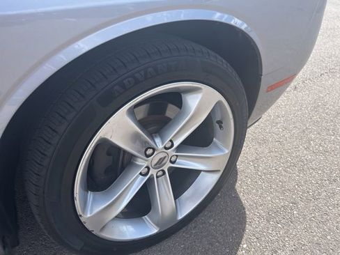 Used 2017 Dodge Challenger R/T image 11