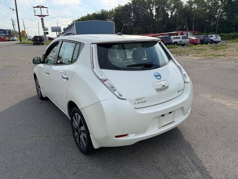 Used 2016 Nissan Leaf SV FWD image 7