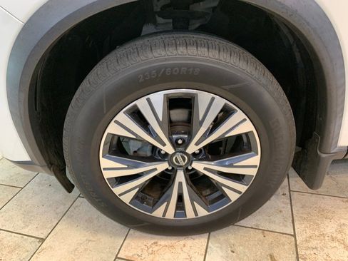 Used 2021 Nissan Rogue SV w/ Premium Package AWD/4WD image 12