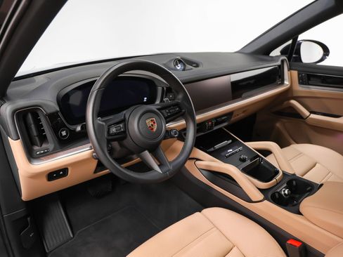 Certified 2024 Porsche Cayenne Coupe AWD/4WD image 51