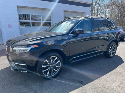 Used 2017 Volvo XC90 T6 Momentum w/ Vision Package image 3