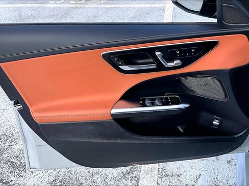 Used 2025 Mercedes-Benz C 300 4MATIC Sedan image 21