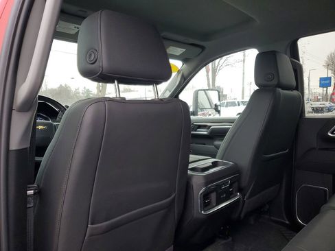 Used 2025 Chevrolet Silverado 2500 LTZ w/ LTZ Plus Package image 30