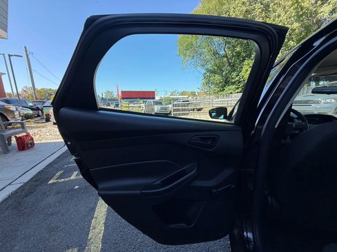Used 2016 Ford Focus S image 18