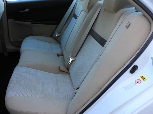 Used 2012 Toyota Camry LE image 15
